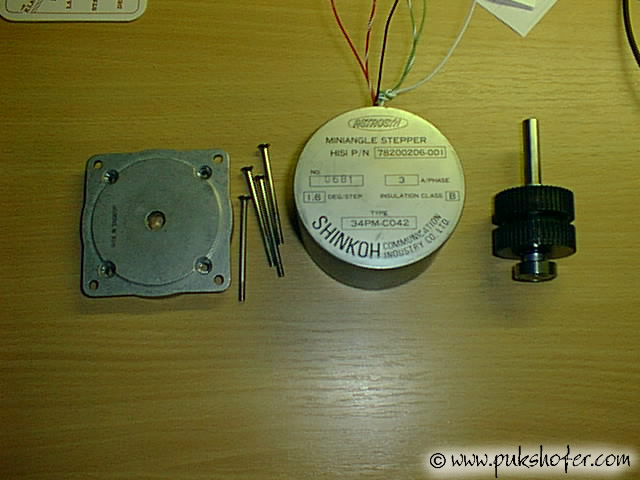 Schrittmotor_3A_zerlegt2.jpg (48712 bytes)